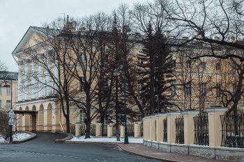 Институт благородных девиц